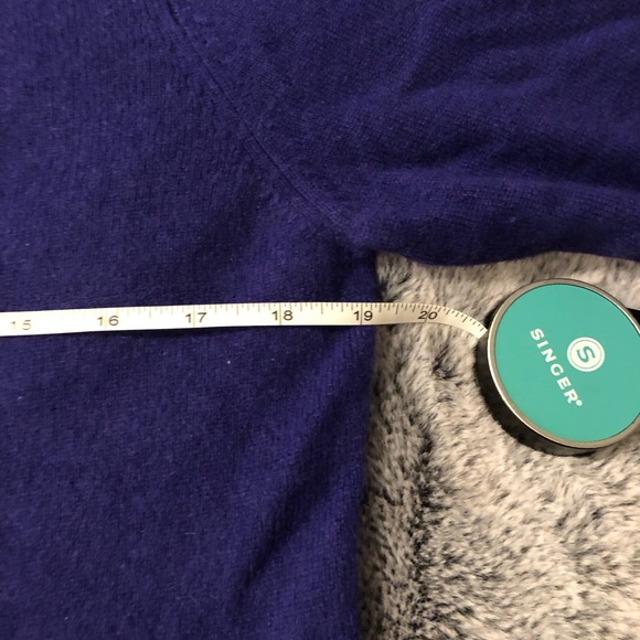 NWOT. Blue/purple Cardigan 💯 % Cashmere - Picture 7 of 7